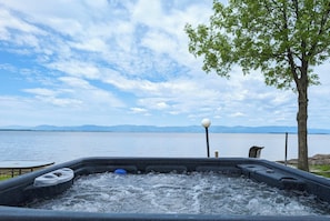 Bain à remous extérieur