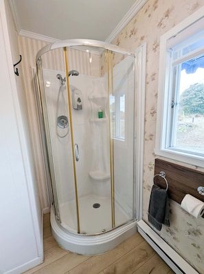 Douche, sĂšche-cheveux