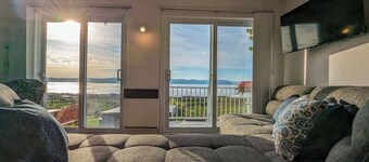 Chalet #8 Waterfront | Spa | Fireplace | Wifi | AC