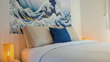 2 bedrooms, travel cot, WiFi, bed sheets