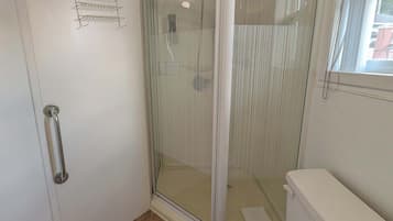 Douche, sèche-cheveux