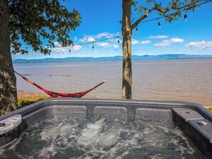Baignoire à remous extérieure