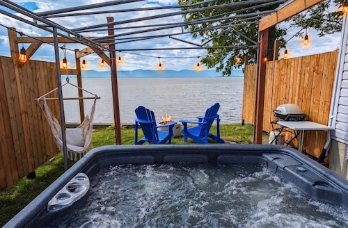 Chalet #10 - Spa & Fireplace