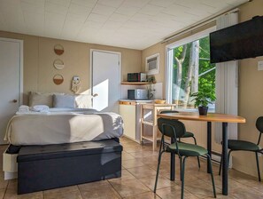 Cuna de viaje, wifi, ropa de cama