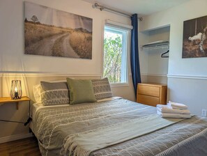 2 bedrooms, travel crib, WiFi, bed sheets