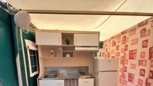 茶具/咖啡用具、冰箱、微波炉、炉灶