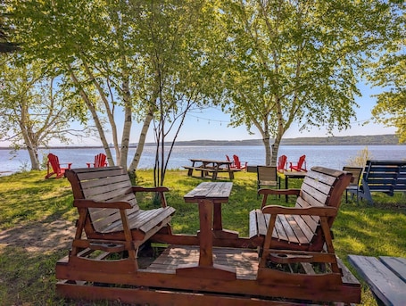 Property grounds. Studio 5 | 2 Min Waterfront | BBQ & Fireplace