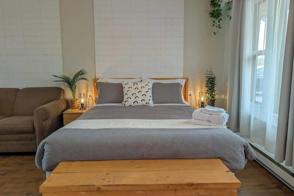 Elégance, lumière naturelle chaleureuse et confort moelleux pour un vrai moment de détente.