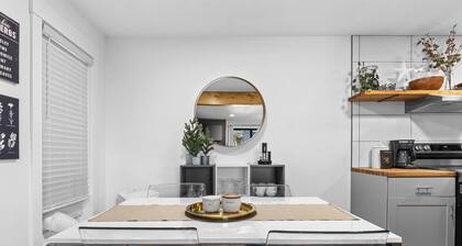 Relaxed 1BR Mountain Escape w Fireplace & Parking