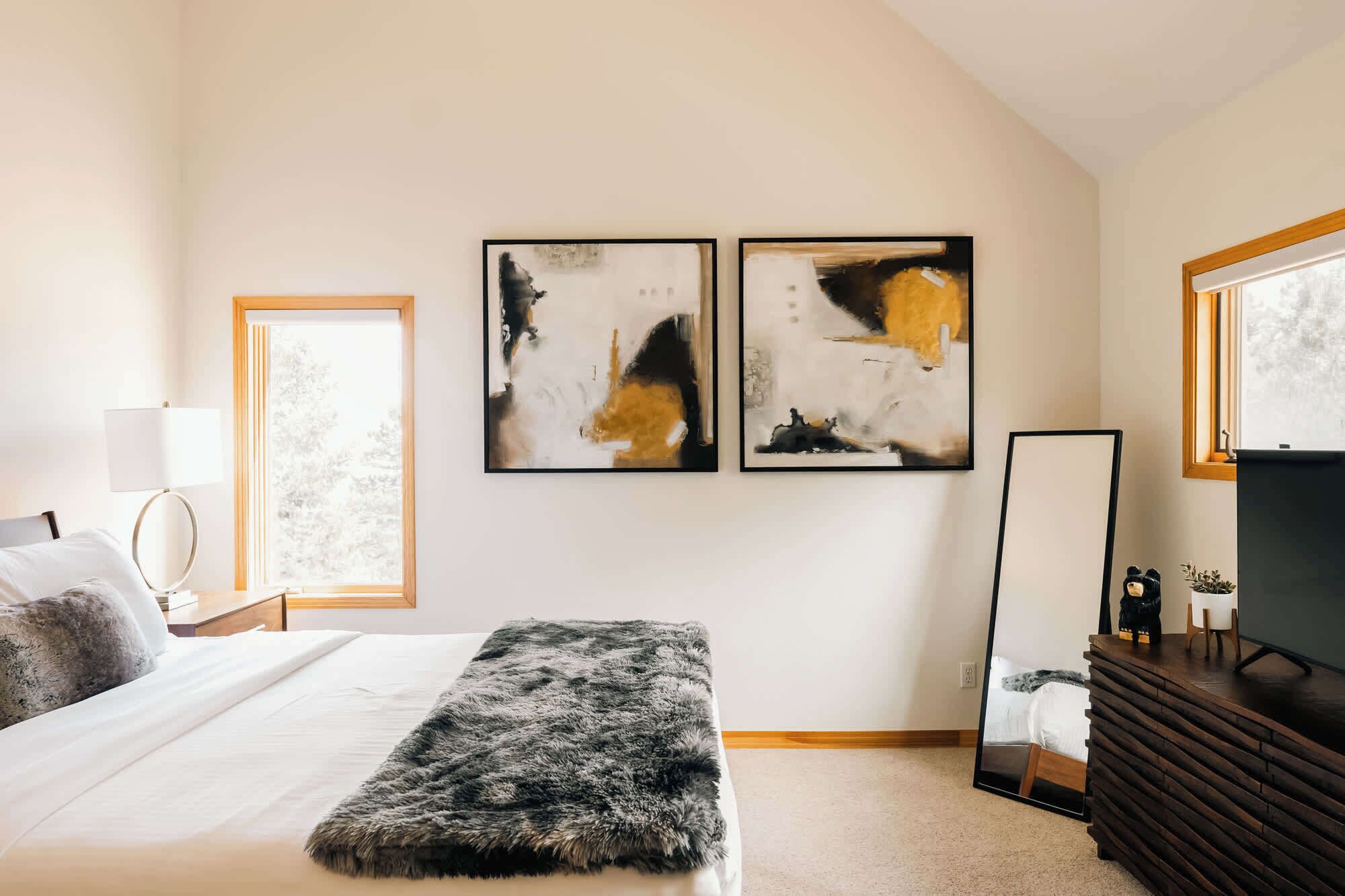 3 Schlafzimmer, Schreibtisch, Bügeleisen/Bügelbrett, Reisekinderbett