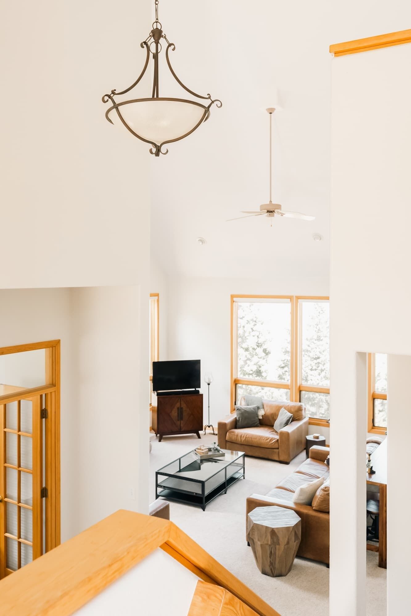 TV, fireplace, offices
