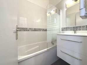 Bathroom - (4.13) Studio cosy skis aux pieds 3 vallées (Les Menuires)