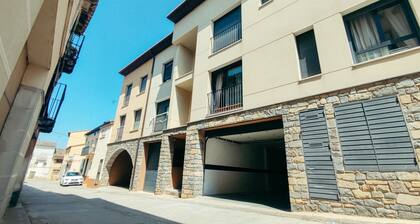 Casa Leo, rural charm with terrace and at the gates of the Pyrenees