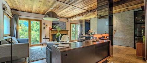 Televisión, chimenea, oficina