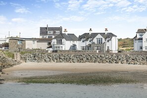 Exterior - Anchorage House - sleeps 9 guests  in 4 bedrooms (Trearddur Bay)