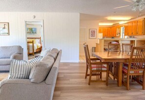 Interior - NEW- Canal Front 3 bedroom Boat dock & Launch (Saint George Island)