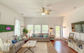 TV - Island Vibes  NEW Pool  Pet Friendly (Saint George Island)