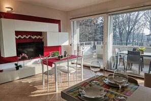 Dining - Bnbook - Metropolitan Expo Flat 7 (rho)