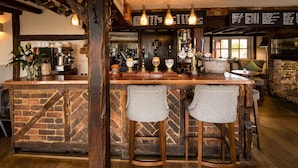 Unclassified image, 5 of 34, button - The Chequers inn (High Wycombe)