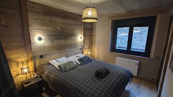 3 多间卧室、熨斗/熨衣板、WiFi、床单