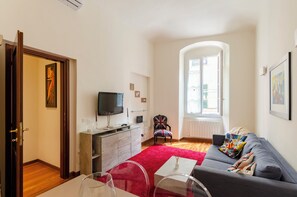 Comfort Apartment, City View | Living area - Bright 2BR flat in Rapallo Centre (Rapallo)
