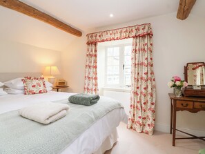 3 bedrooms, individually decorated, individually furnished, free WiFi