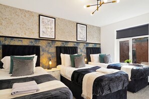 1 soverom, strykejern/-brett, internettilgang og sengetøy