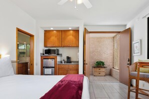 3 slaapkamers, een strijkplank/strijkijzer, gratis wifi, beddengoed