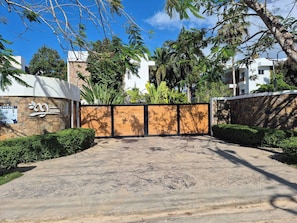 Apartamento, 3 habitaciones, fumadores, balcón | Jardines del alojamiento