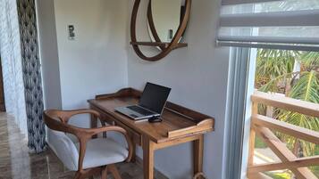 Apartment, 3 Bedrooms, Smoking, Balcony | Interior