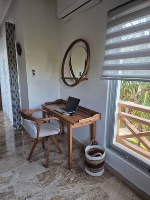 Apartment, 3 Bedrooms, Smoking, Balcony | Interior