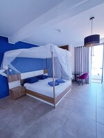 Espacio para trabajar con laptop y sistema de insonorizaciĂłn