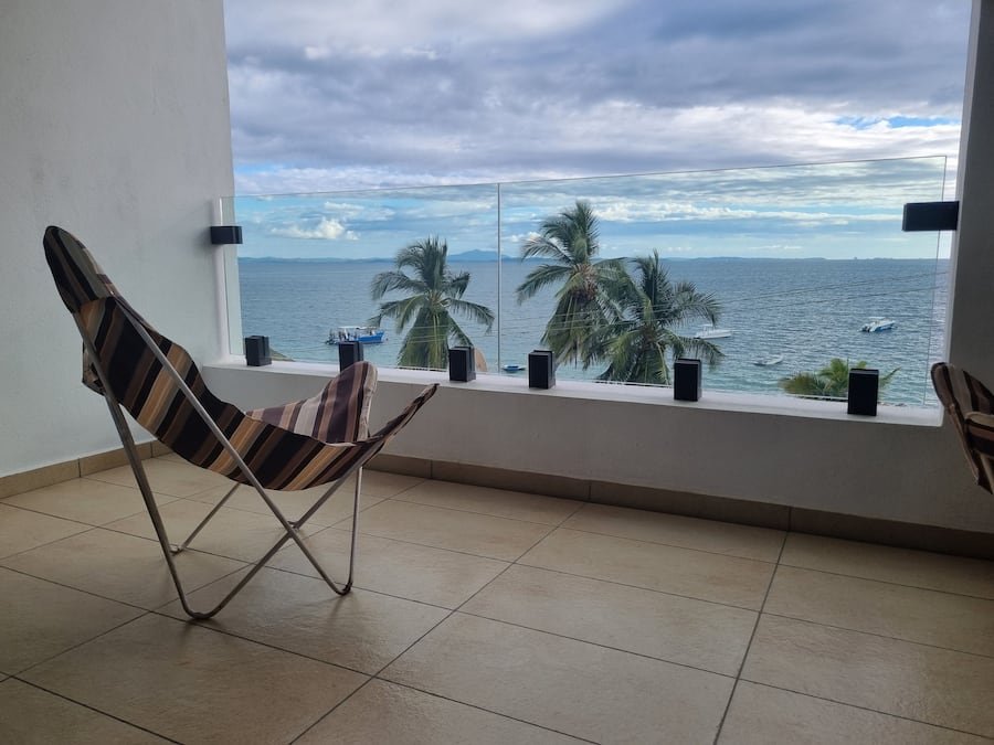 Quarto casal luxo, sacada, vista para o mar | Sacada