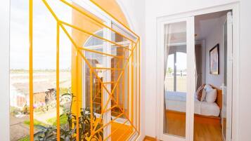 3 bedrooms, in-room safe, desk, iron/ironing board