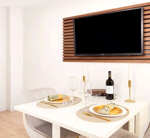 Studio, Courtyard View | Private kitchen - 1632 StMartin (Paris)