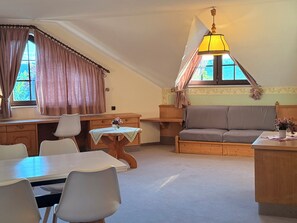 Interior - In & Out boarding house comfort for four XL rooms (Stolberg)