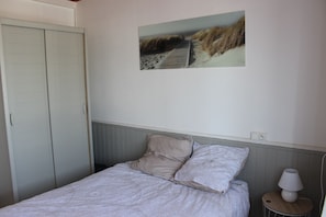 1 bedroom, iron/ironing board