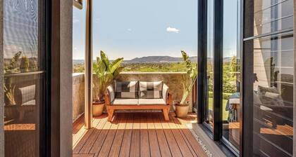 Red Lotus Guesthouse A Grand Valley Views Escape