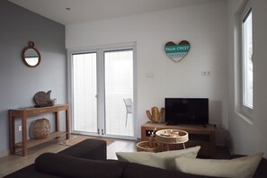 Living area - High-end 1BR with tropical garden & pool (Willemstad)