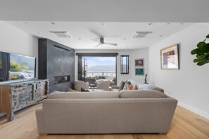 テレビ、ステレオ