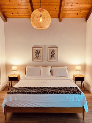3 bedrooms, desk, iron/ironing board, free WiFi