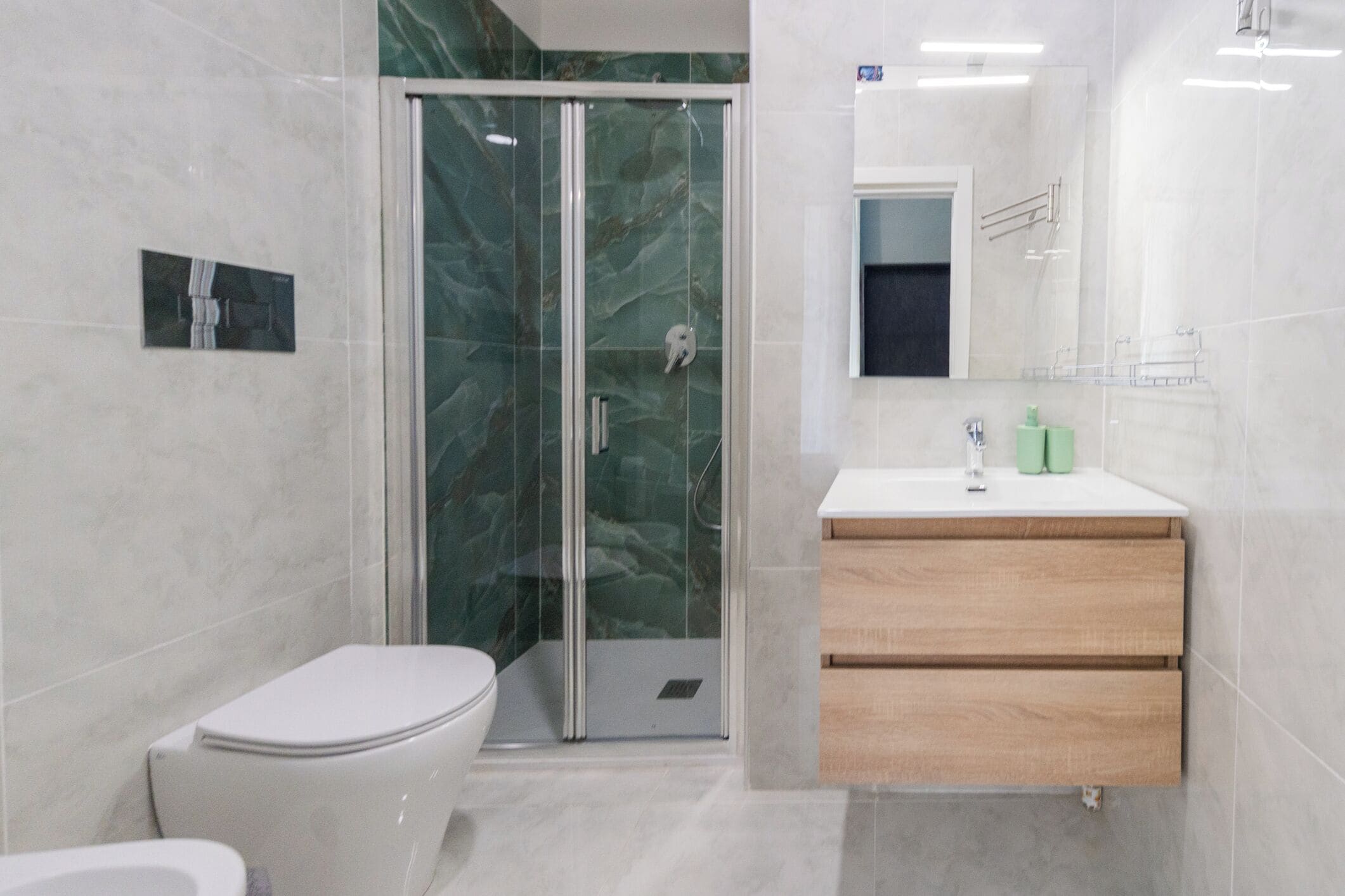 Deluxe-Zimmer, Balkon, Meerblick | Badezimmer | Dusche, Haartrockner, Bidet, Handtücher