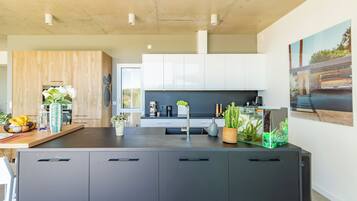 Micro-ondes, four, plaque de cuisson, lave-vaisselle