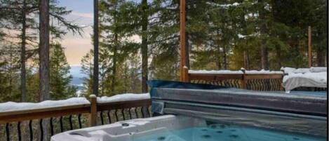 Tina de hidromasaje al aire libre