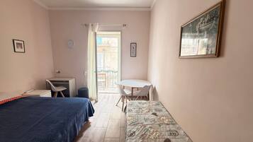 8 Schlafzimmer, Bügeleisen/Bügelbrett, kostenloses WLAN, Bettwäsche