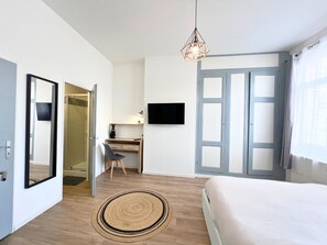 Classic House, Courtyard View | Desk, laptop workspace, iron/ironing board, free WiFi - Apart’Moment EN GROUPE – Le Repaire des 12 (Saint-Omer)