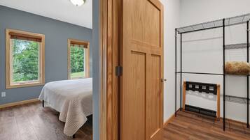 3 chambres, fer et planche à repasser, Wi-Fi gratuit, draps fournis