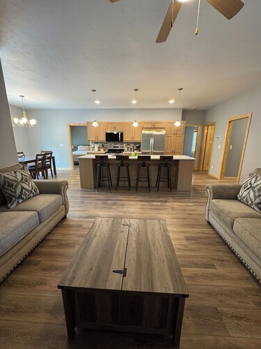 Modern 3-Bed Fish Creek Retreat with AC & Fast Wi-Fi — Perfect Door County Base!