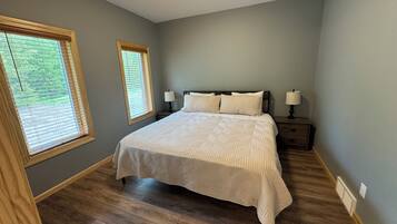 3 chambres, fer et planche Ă repasser, Wi-Fi, draps fournis