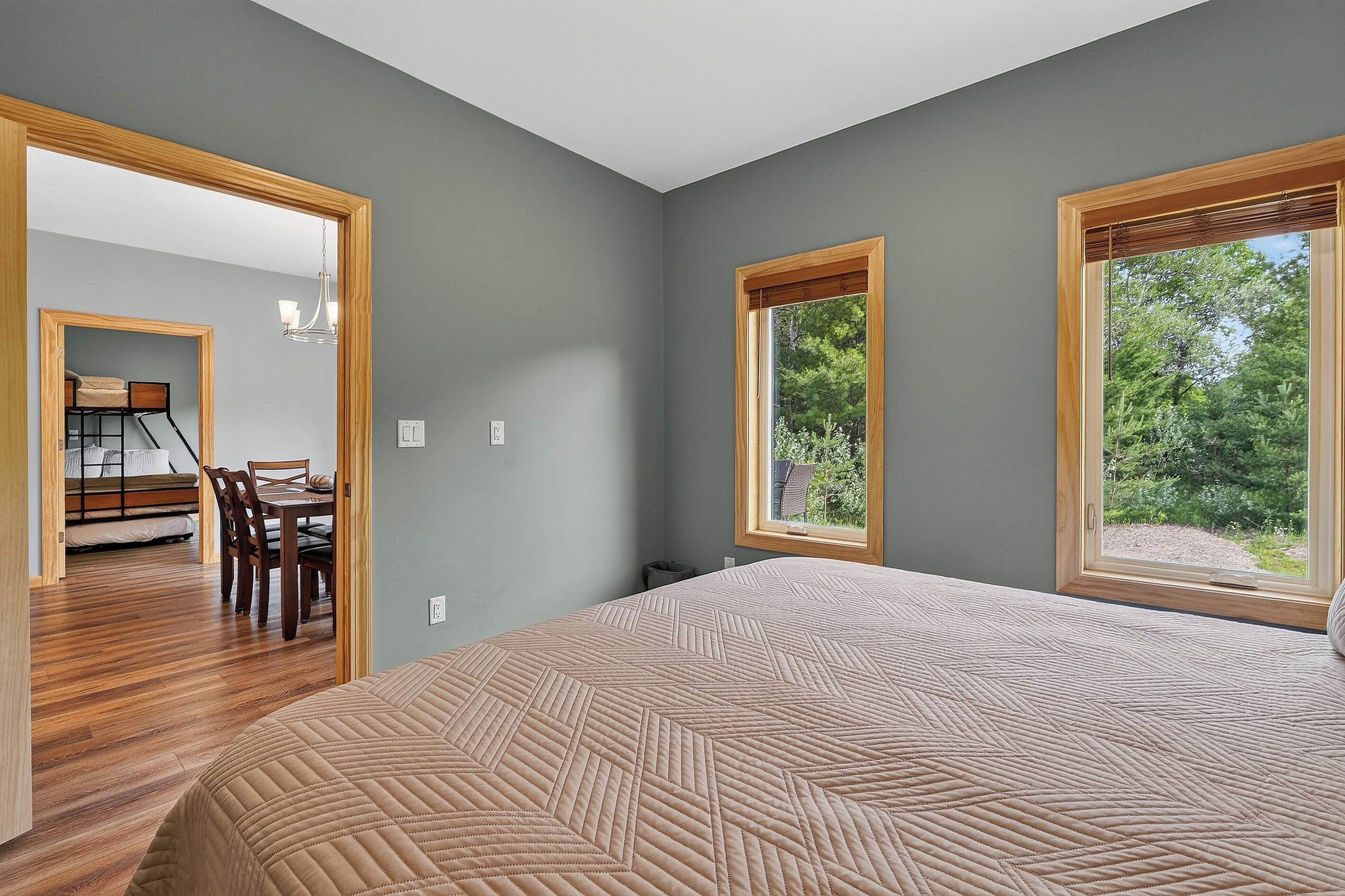 3 chambres, fer et planche à repasser, Wi-Fi gratuit, draps fournis
